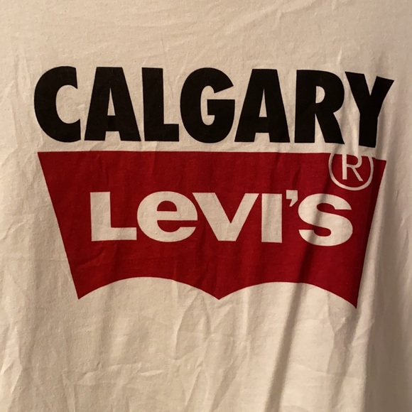 brand new levi’s shirt! - Picture 2 of 3